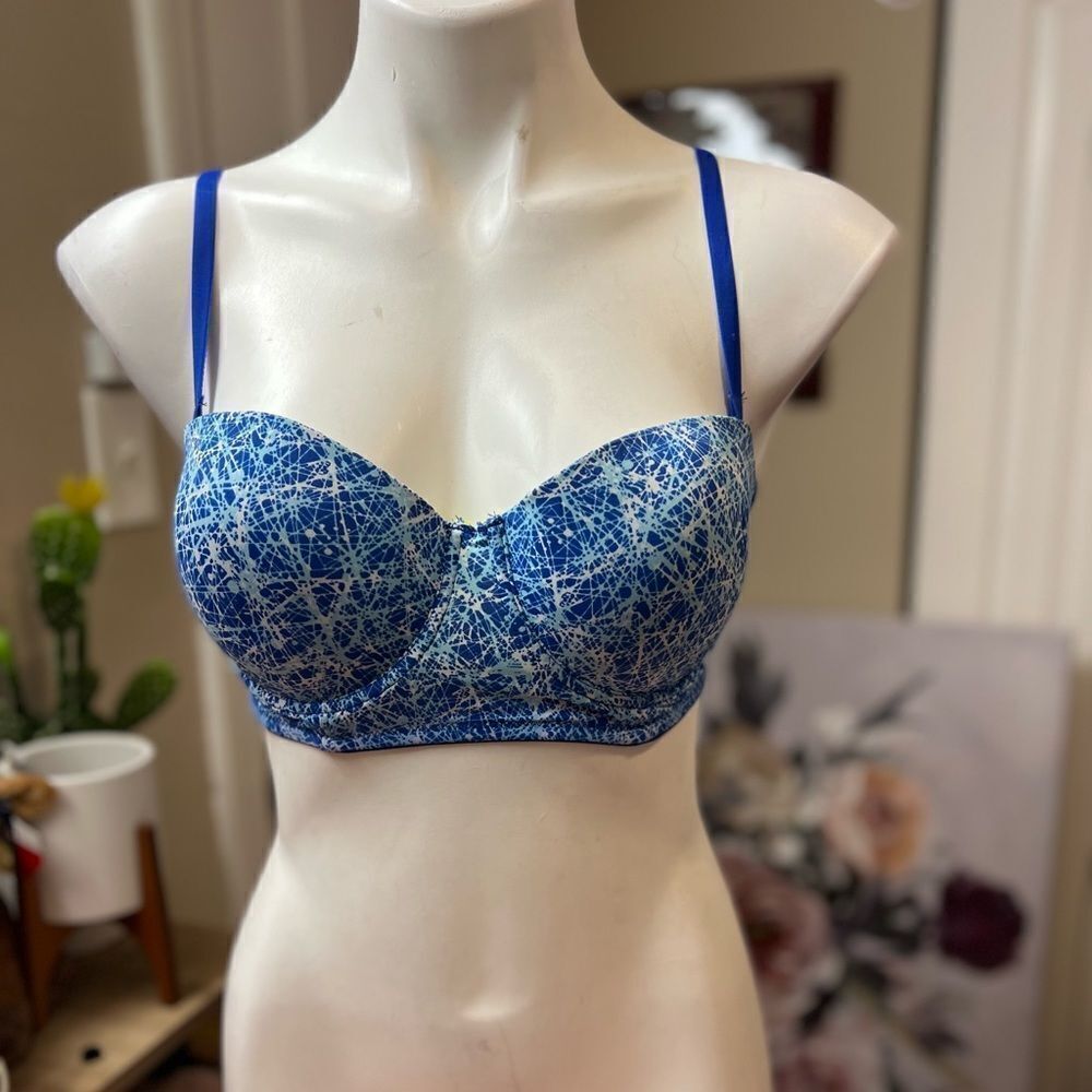 Bra  